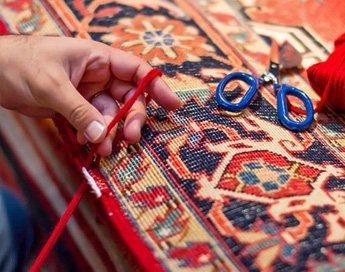 خدمات تخصصی و حرفه ای رفوی فرش در قالیشویی بهشتی قم 